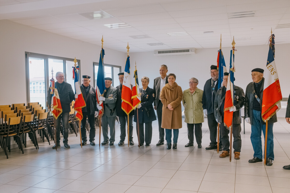 Remise d’un nouveau drapeau aux anciens combattants de Rigné